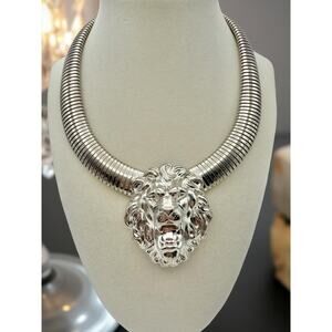 Vintage 1980s Silver Lion Head Omega Collar Necklace